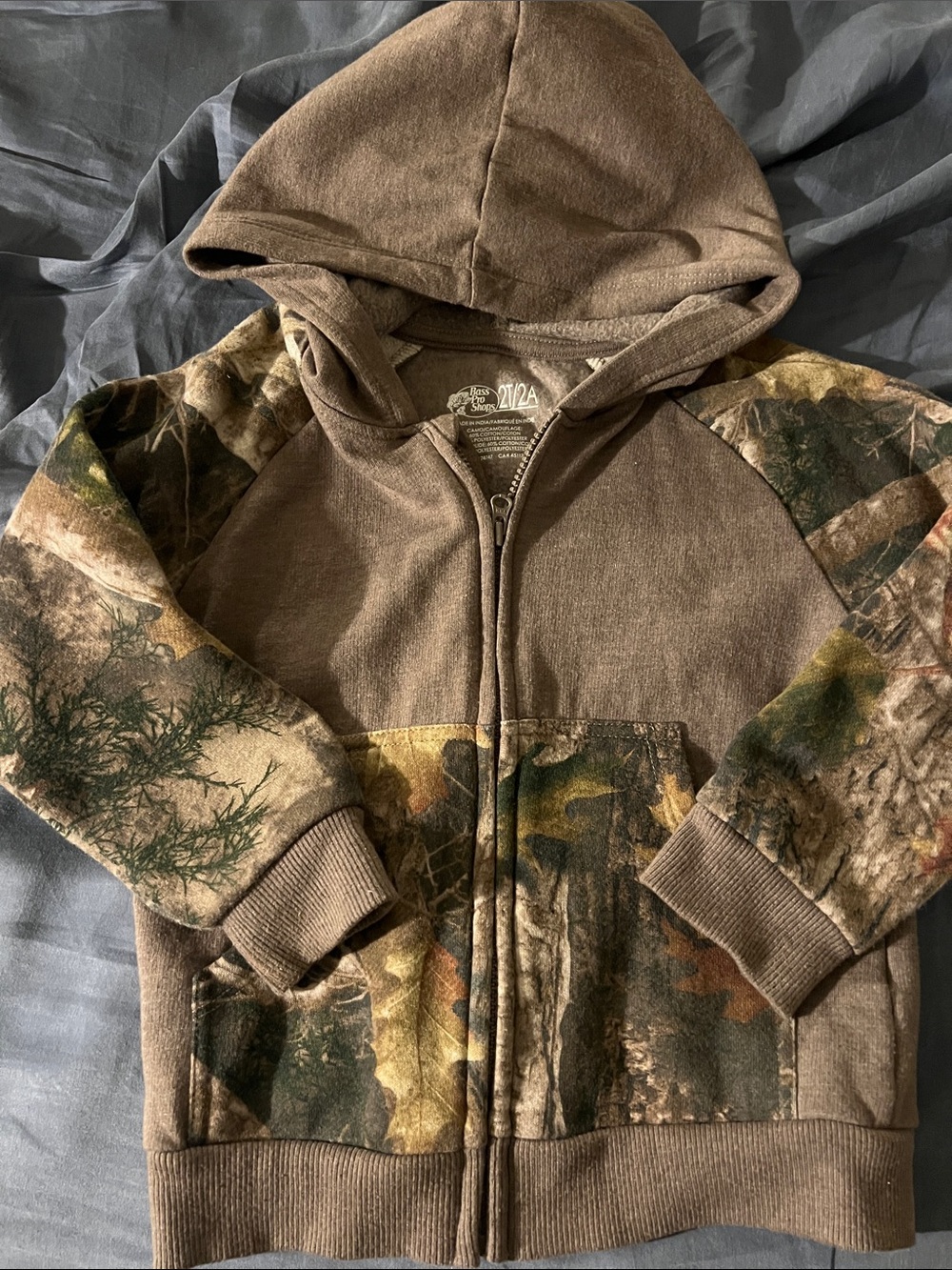 Bass Pro Shop Camo Zip-Up Hoodie 2T